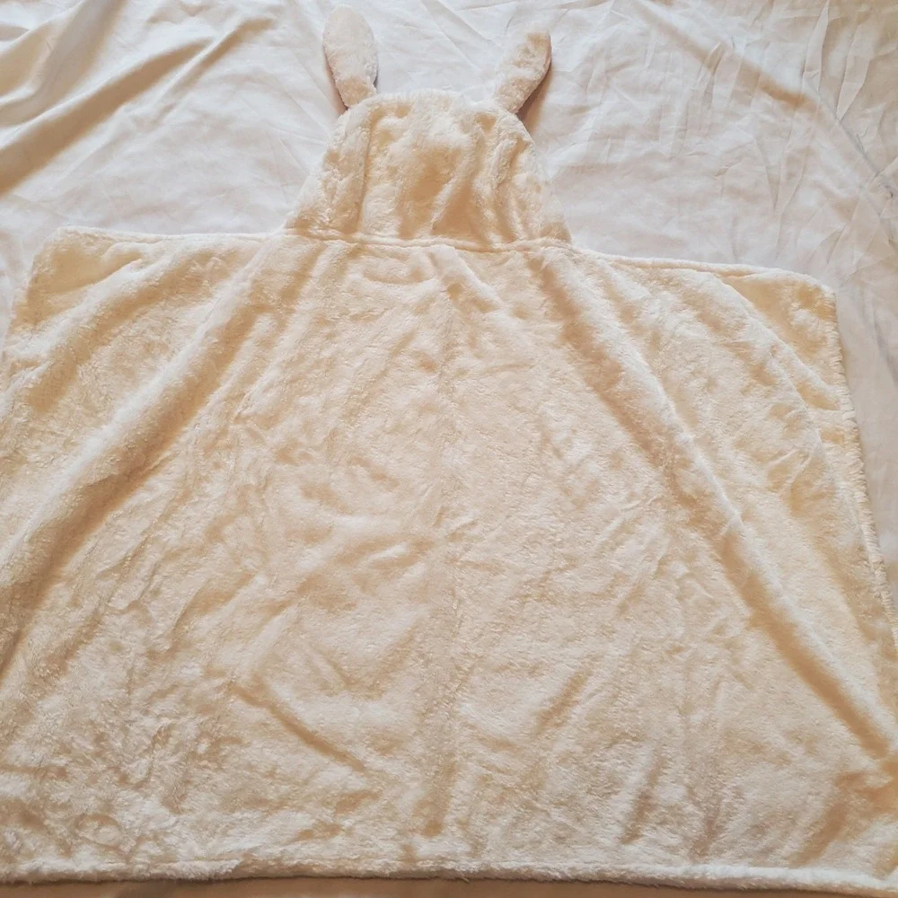 Pottery Barn Kids White Plush Faux Fur Hooded Bunny Rabbit‎ Towel